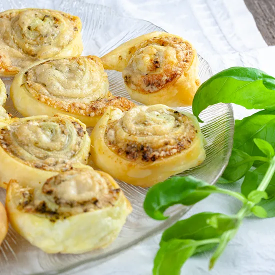 Recipe: Pesto and cheese puff pastry pinwheels