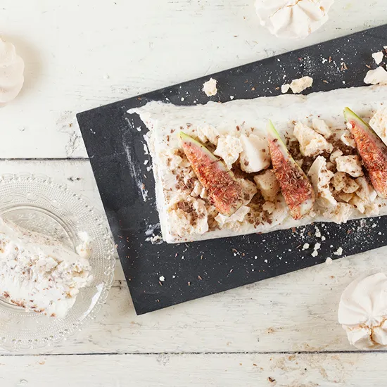Recipe: Meringue and stracciatella ice cream pie