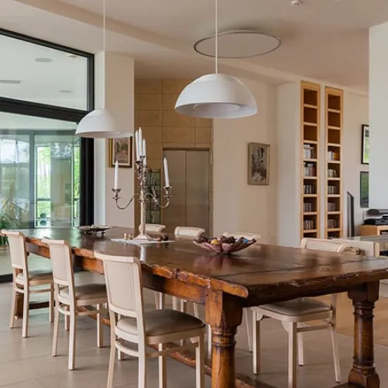 From Pass to Plate: Adopting Restaurant Service Flow in Your Dining Room