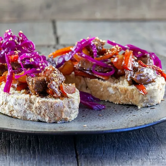 Recipe: Steak and red cabbage sandwich