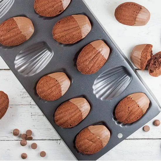Recipe: Chocolate madeleines