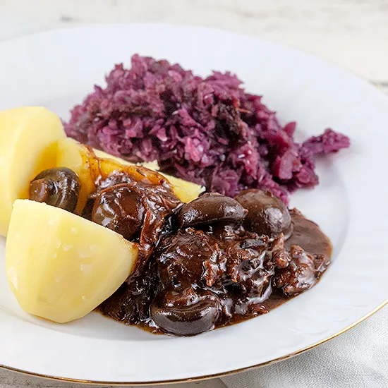 Recipe: Beef stew with apple syrup and mushrooms