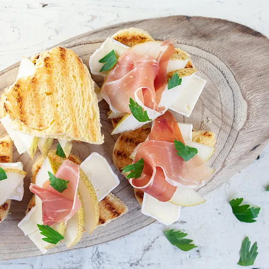 Recipe: Brie and soft pear bites