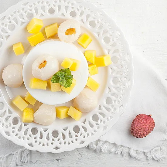 Recipe: Coconut-lychee pudding with mango