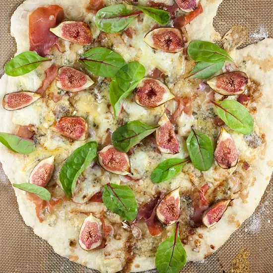 Recipe: Fig-prosciutto pizza with purple baby spinach