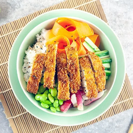 Recipe: Crispy chicken poké bowl