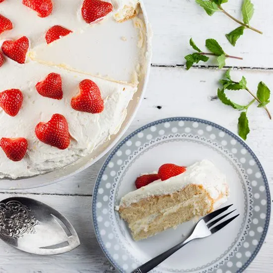 Recipe: Lemon curd strawberry cake