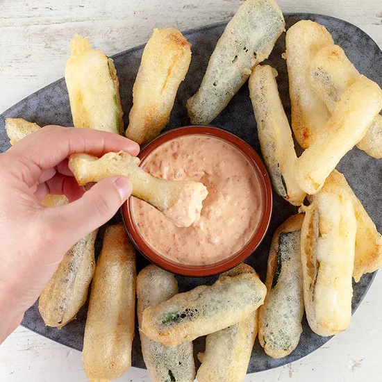 Recipe: Zucchini tempura with bell pepper dip