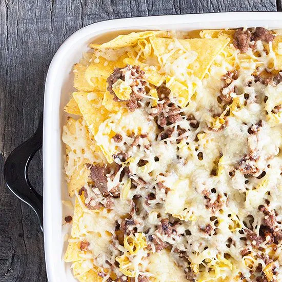 Recipe: Baked nachos with cheese and peppers