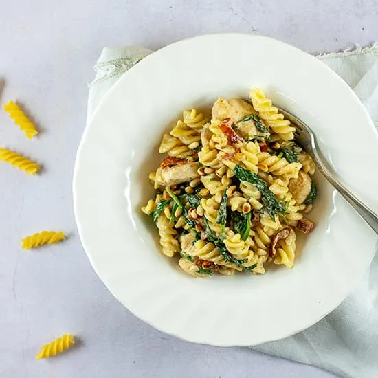 Recipe: Creamy chicken spinach pasta