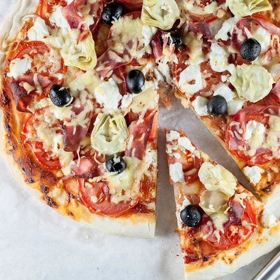 Recipe: Goat cheese and tomato pizza