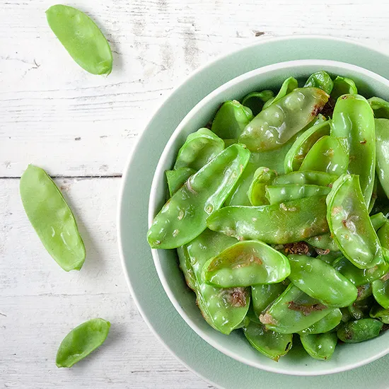 Recipe: Stir-fried snow peas with garlic and ginger