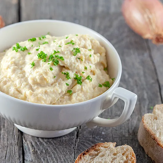 Recipe: Caramelised onion hummus