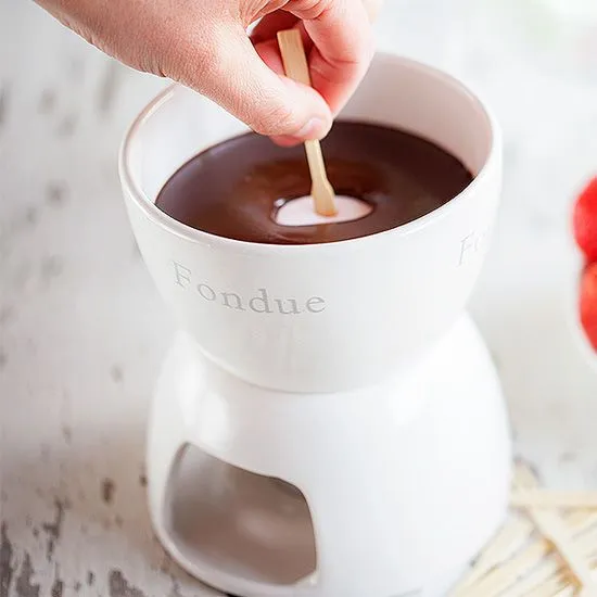 Recipe: Chocolate and strawberry fondue