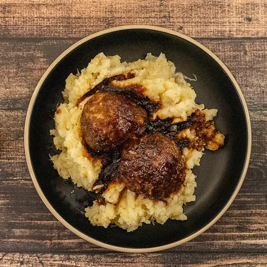 Recipe: Cauliflower mash with meatballs
