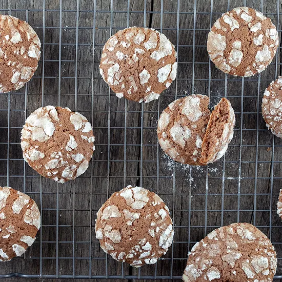 Recipe: Chocolate crinkle cookies