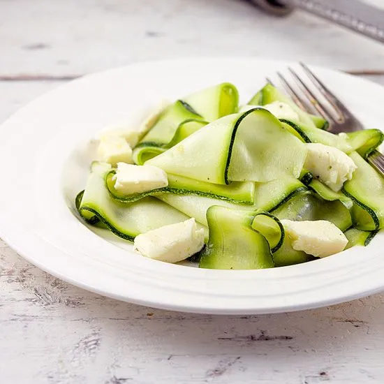 Recipe: Refreshing zucchini salad with mozzarella