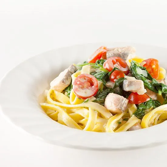 Recipe: Creamy salmon and spinach tagliatelle