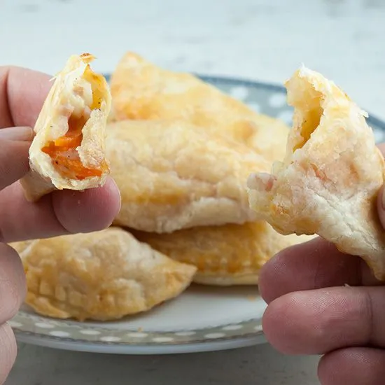 Recipe: Mini ham and vegetable pastry puffs