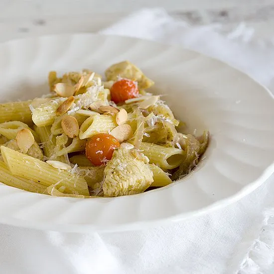 Recipe: Chicken and pesto pasta with almonds