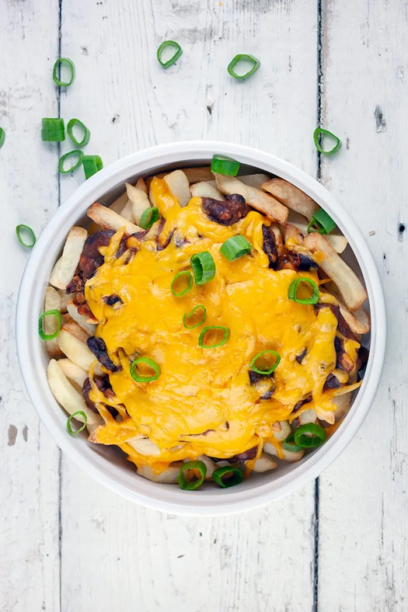 Chili cheese fries
