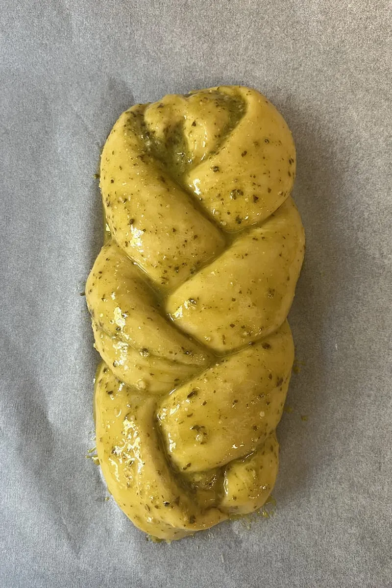 Pesto bread preparation - step 4