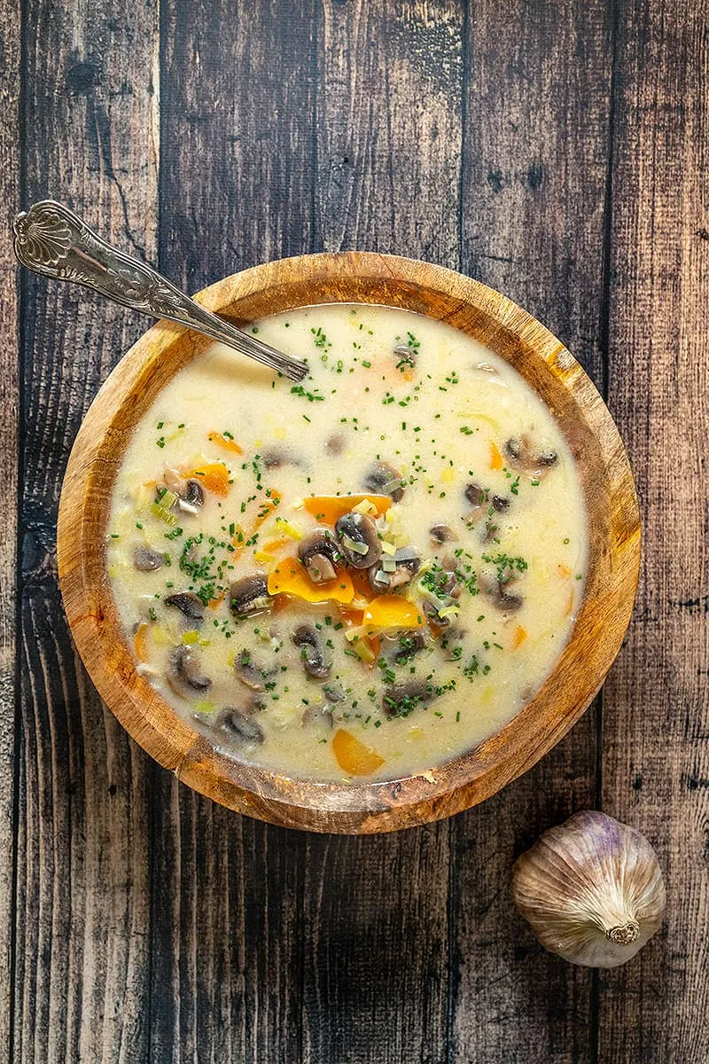 Home-made mushroom Soup with Chicken and Leeks