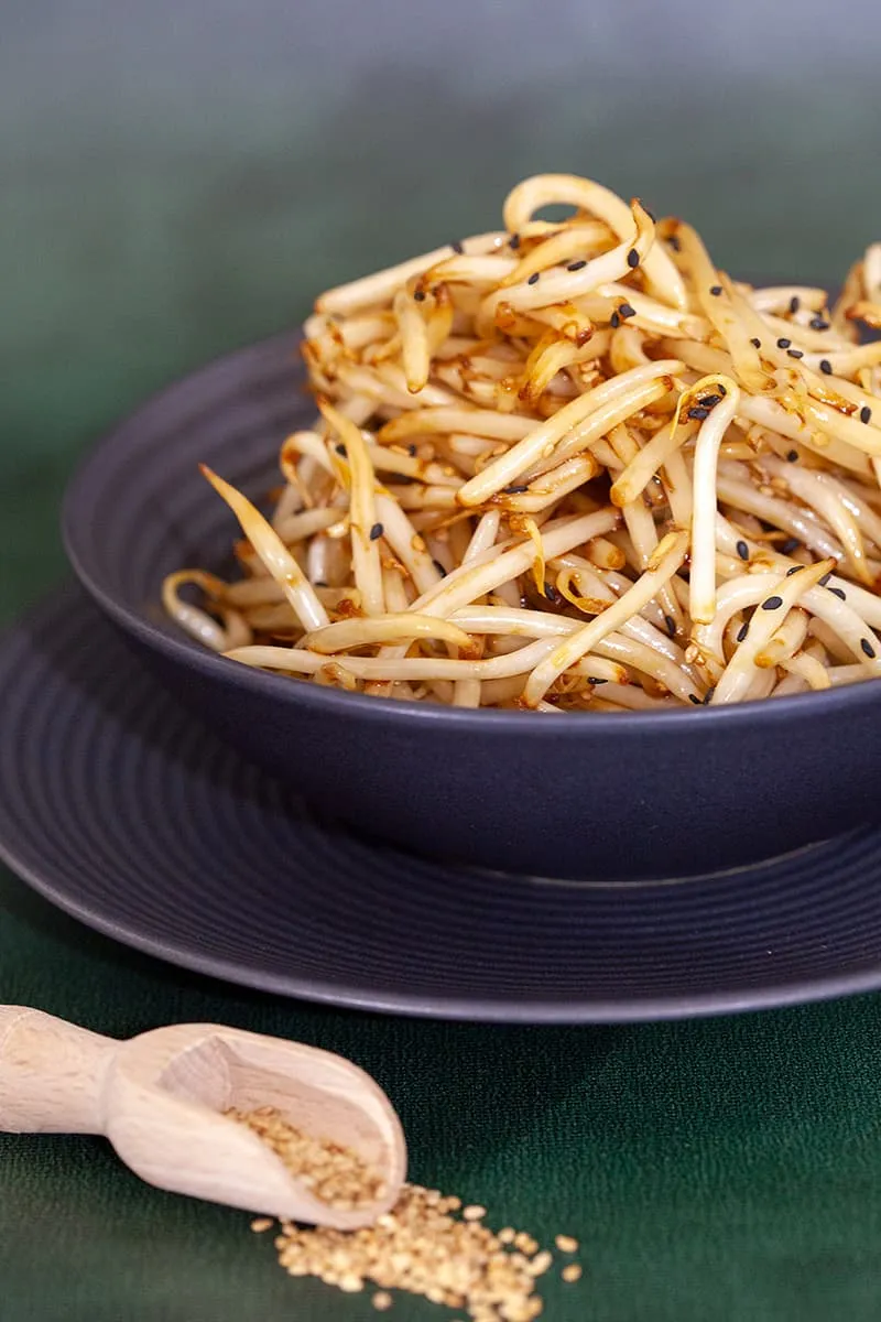 Bean sprout salad