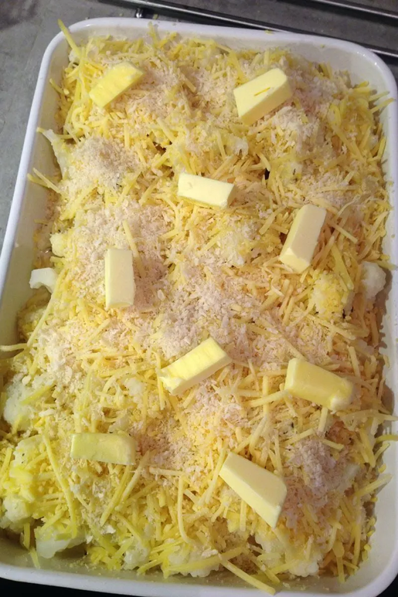 Potato and cauliflower gratin dish