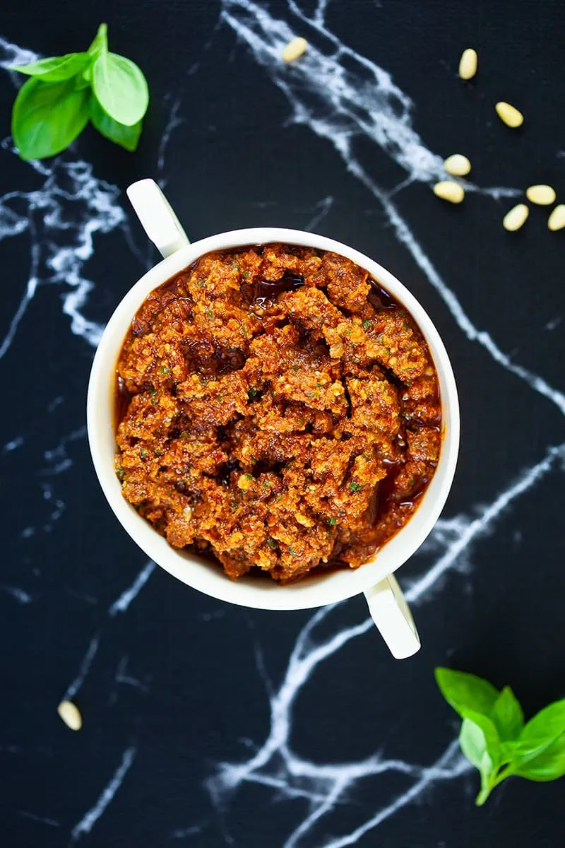 Red pesto