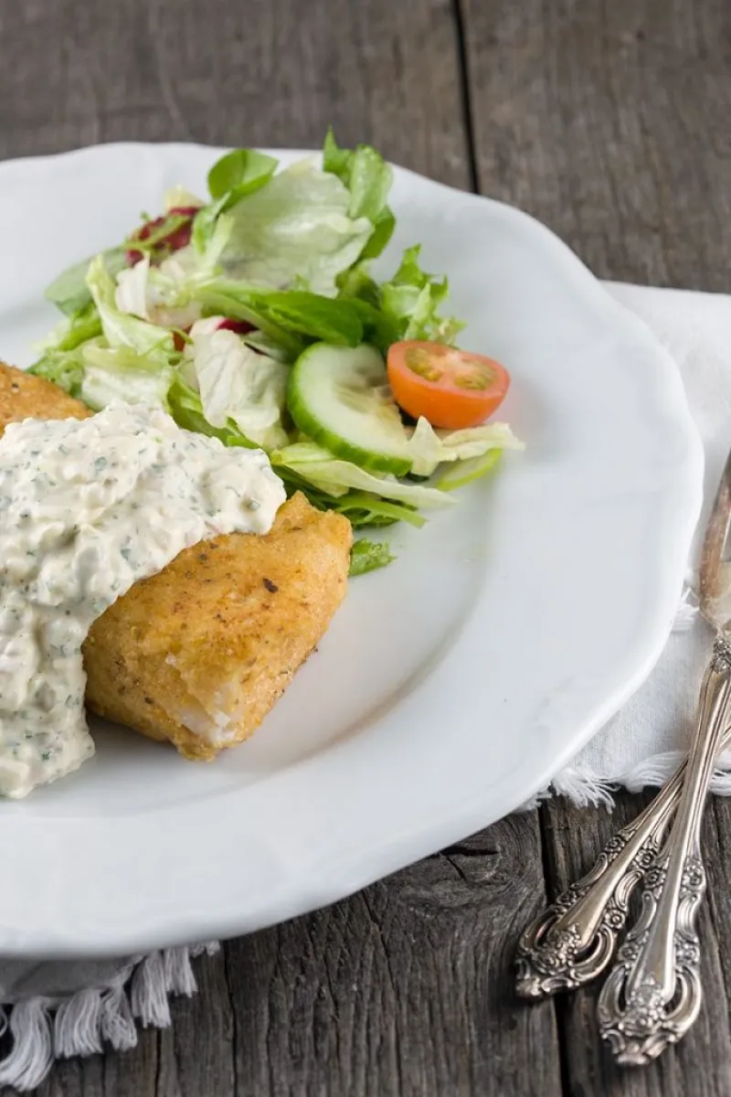 Crispy cod with tartar sauce