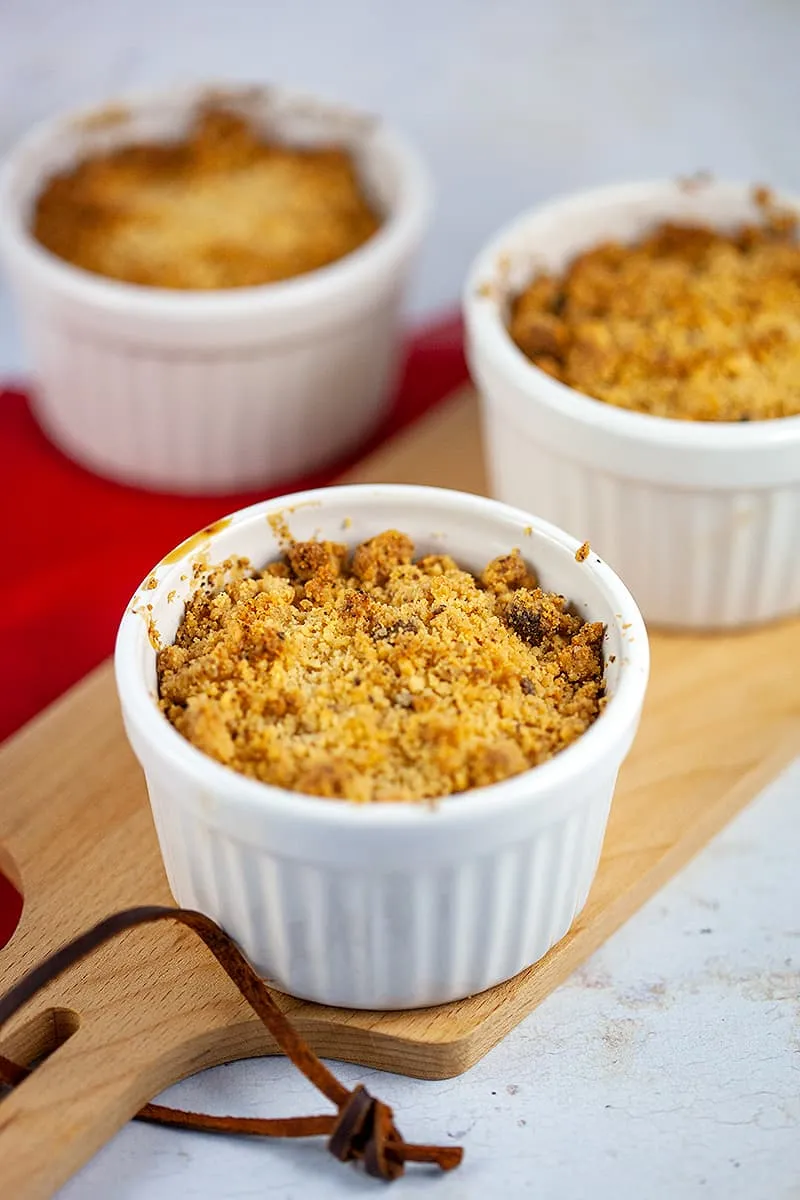 Cherry crumble