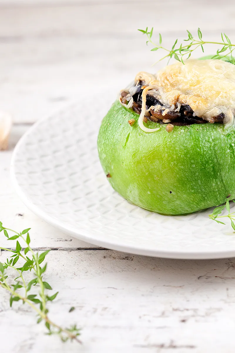 Garlic mushrooms stuffed zucchini