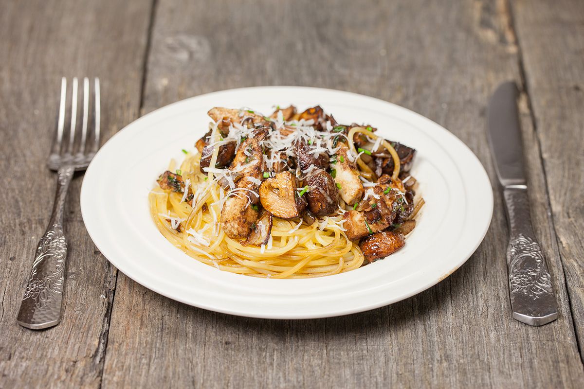 Balsamic chestnut mushroom spaghetti