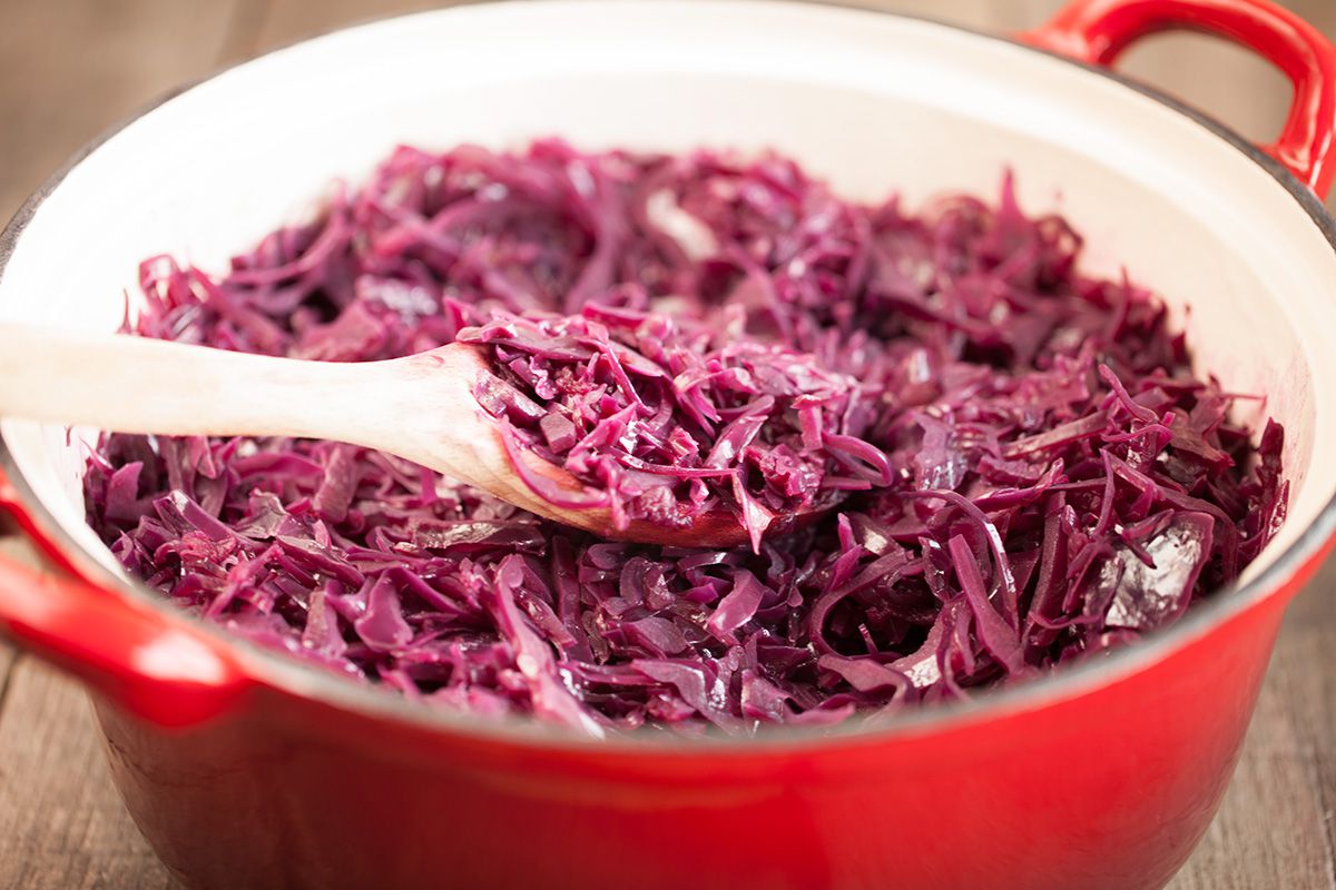 Braised red cabbage