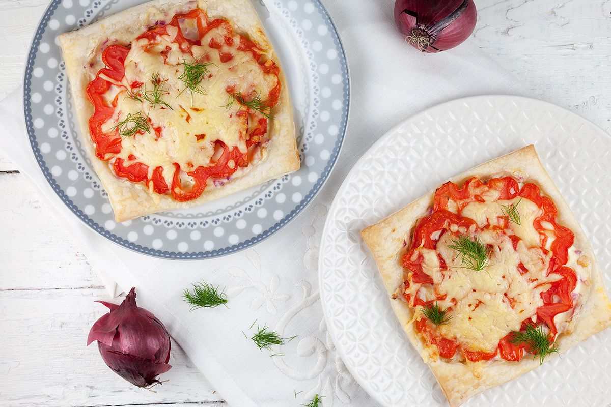 Coeur de boeuf tomato tartlets