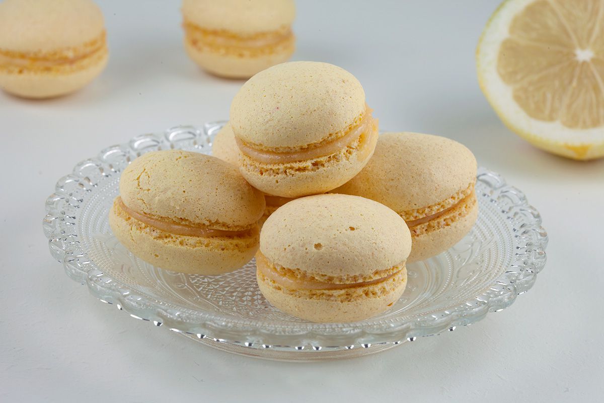 Lemon macarons