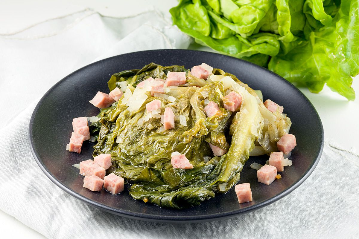 Braised lettuce