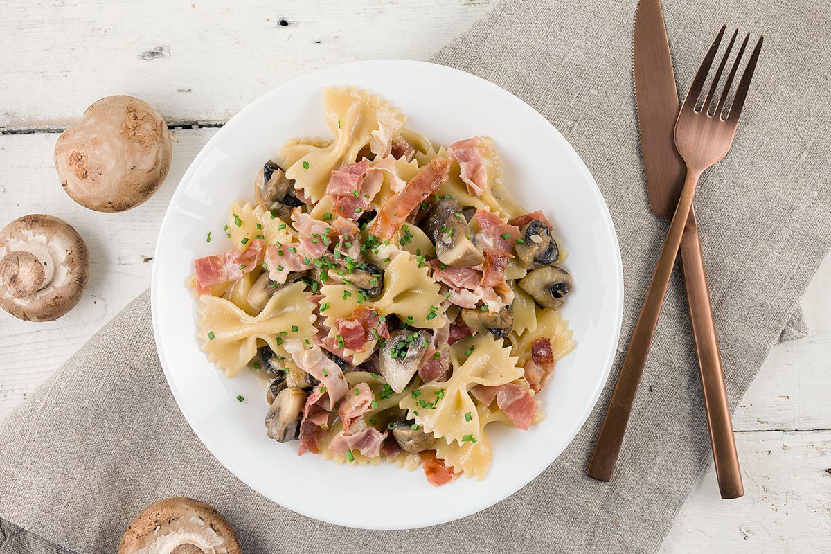 Creamy ham and mushroom farfalle
