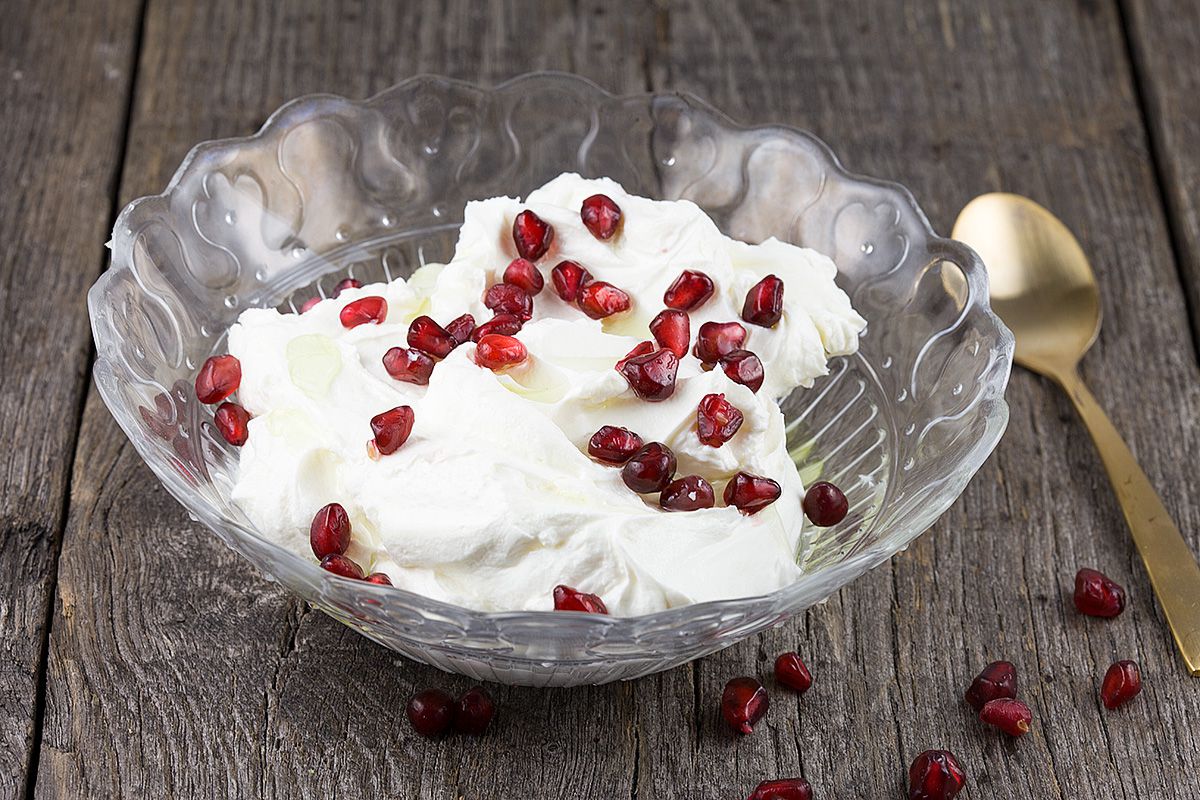 Garlic and pomegranate labneh
