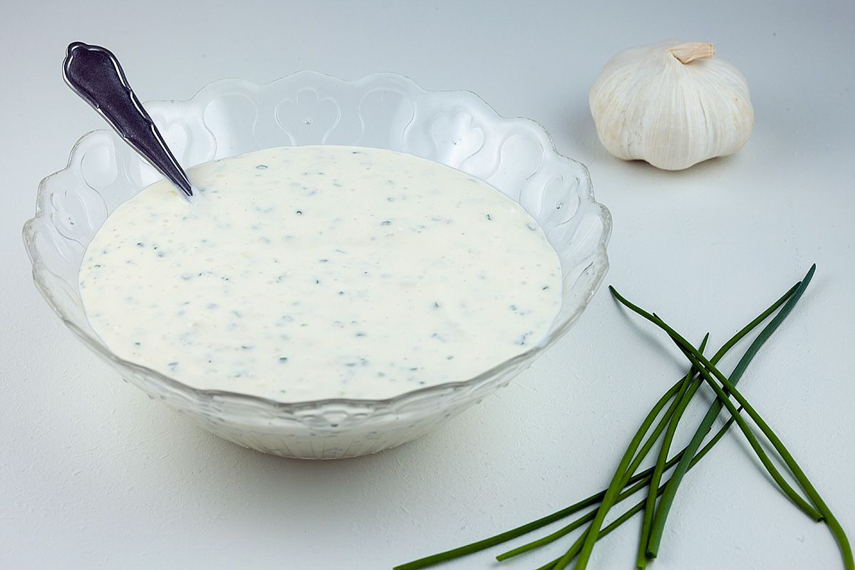 Homemade garlic sauce