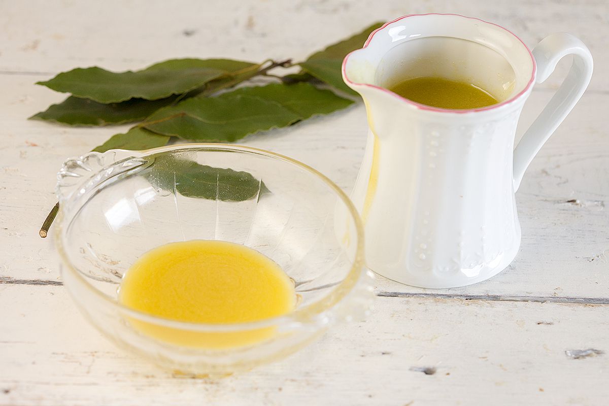 Spiced salad dressing