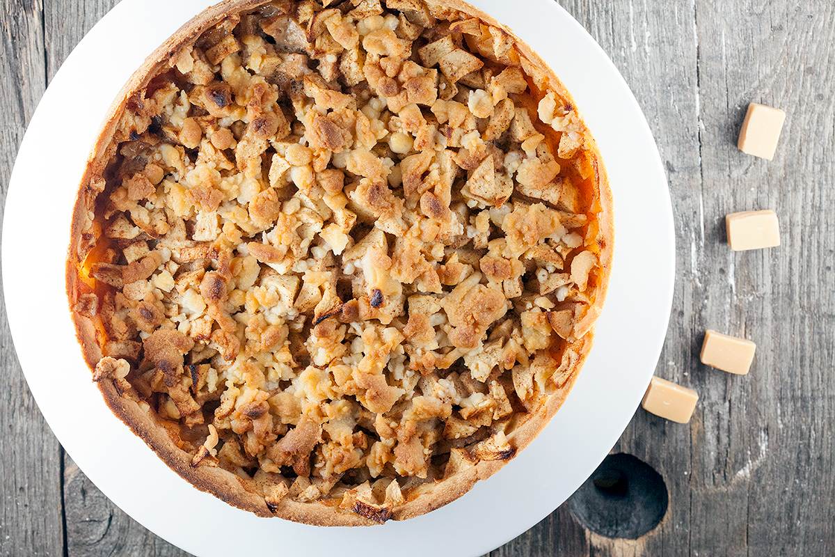Apple pie with fudge
