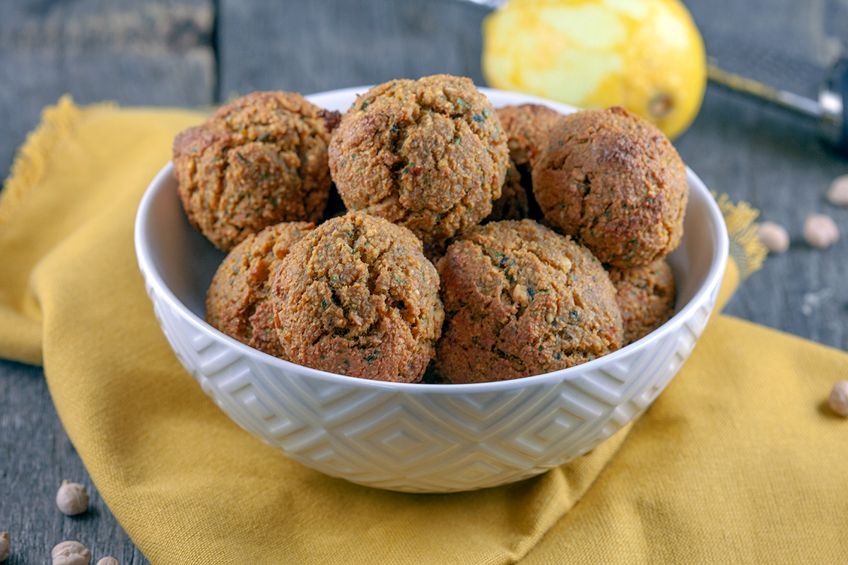 Oven-roasted grilled red pepper falafel