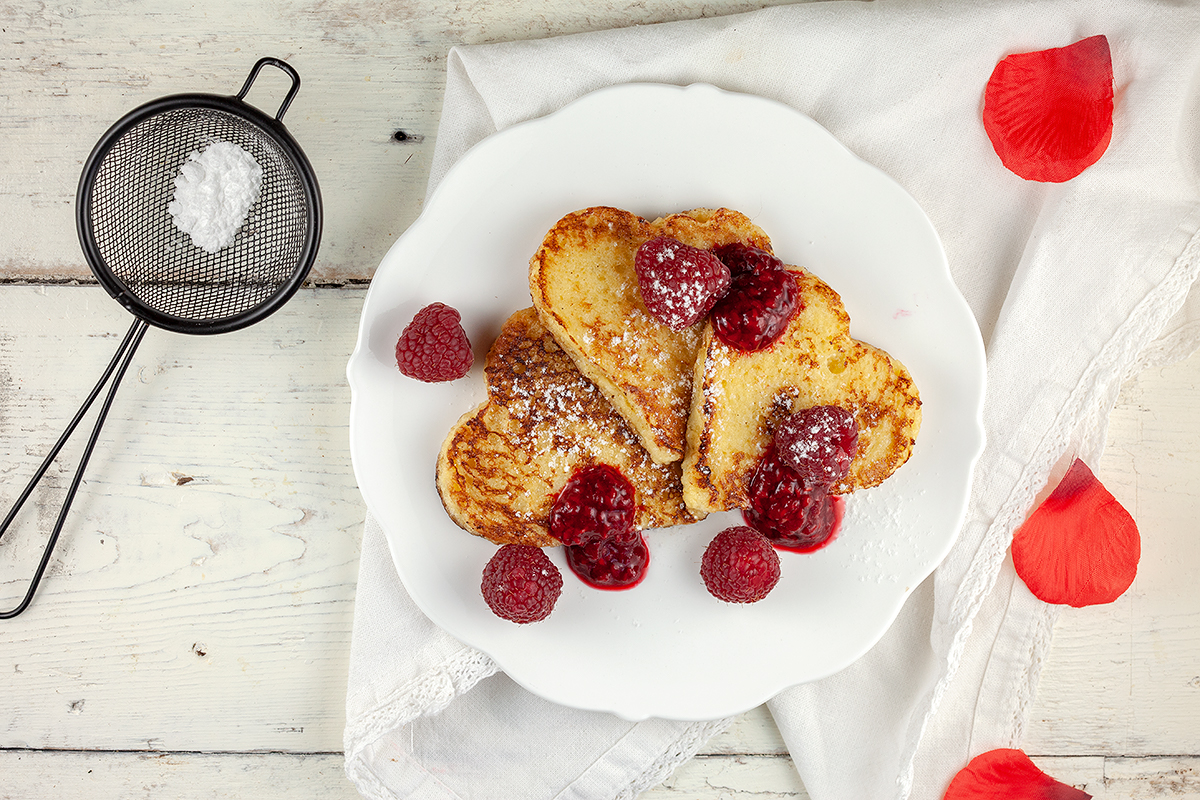 French toast with raspberries