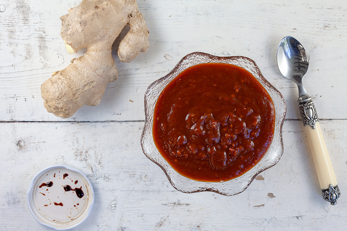 Tomato-tamarind chutney