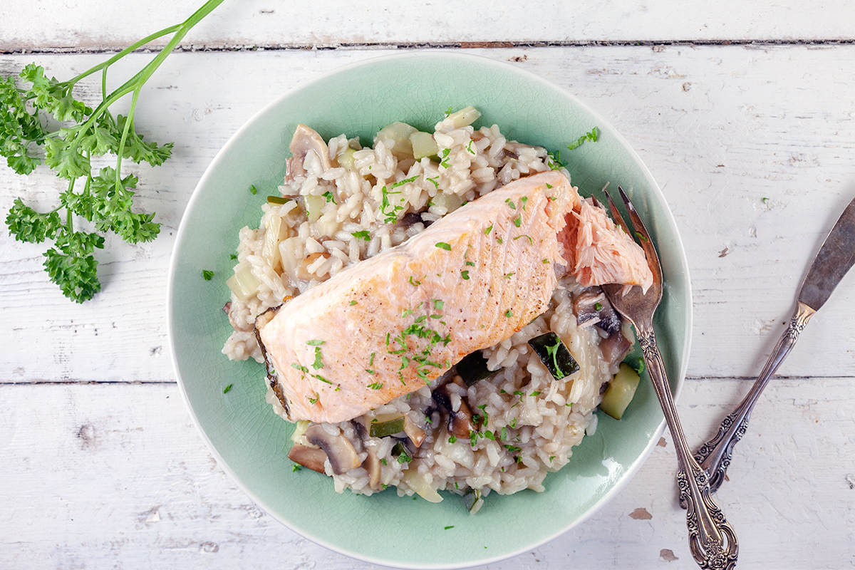 Fennel, zucchini and salmon risotto