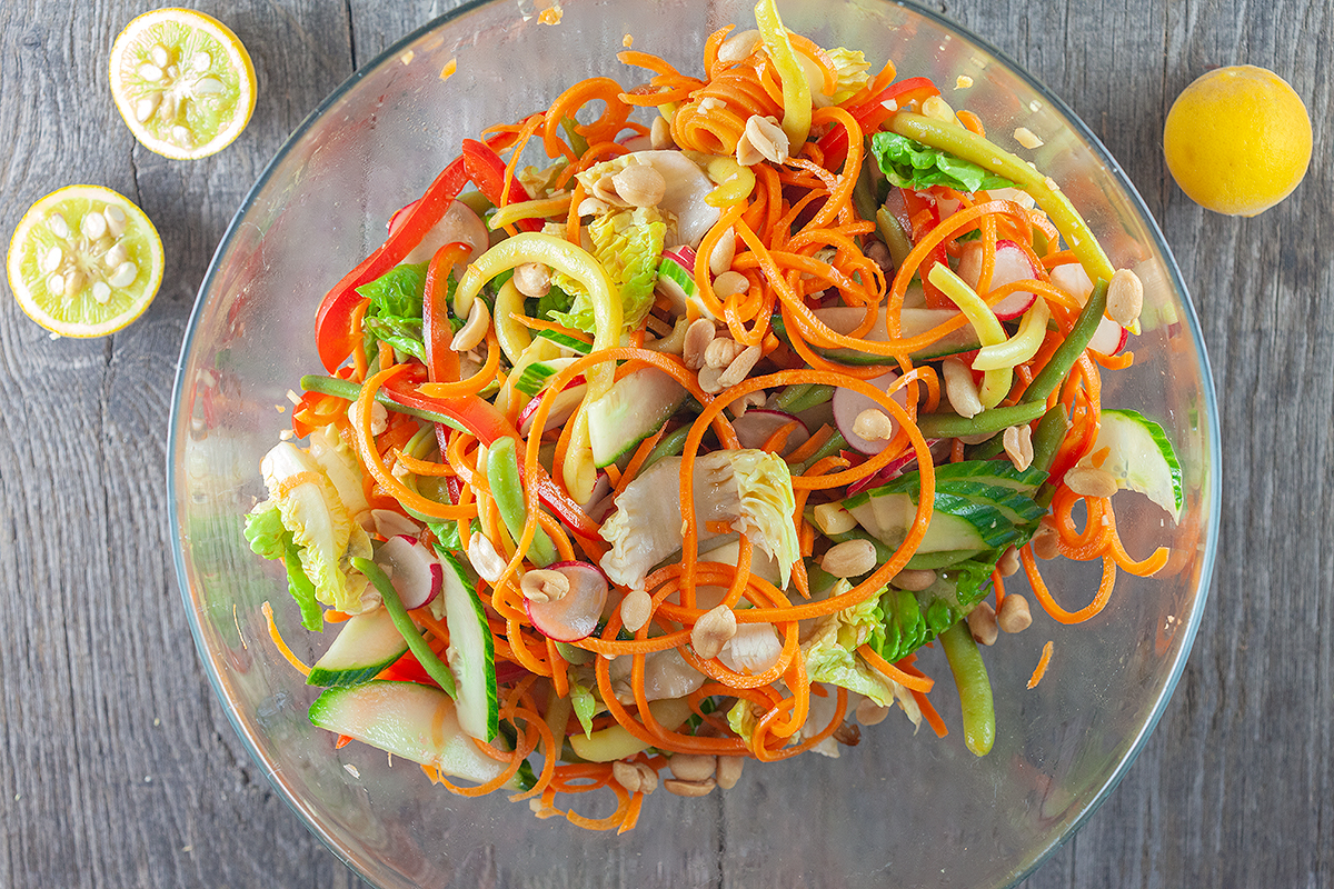 Oriental salad with yuzu dressing