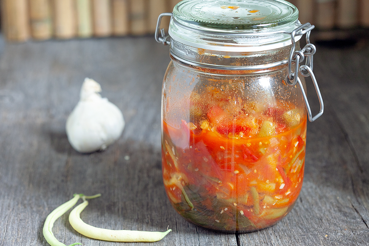 Pickled beans in tomato sauce