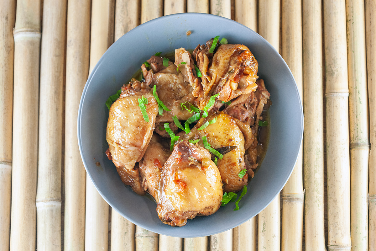 Slow cooker Surinamese chicken thighs